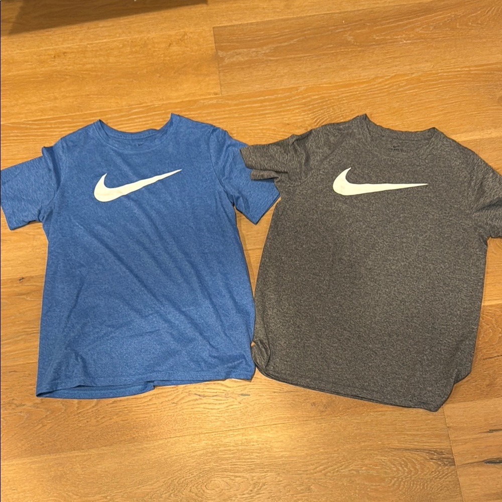 Nike Kids Blue and Gray T-Shirts XL